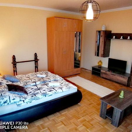 Zoeld Beka Hoforras Apartman ไฮจ์ดุสโซบอสโล ภายนอก รูปภาพ