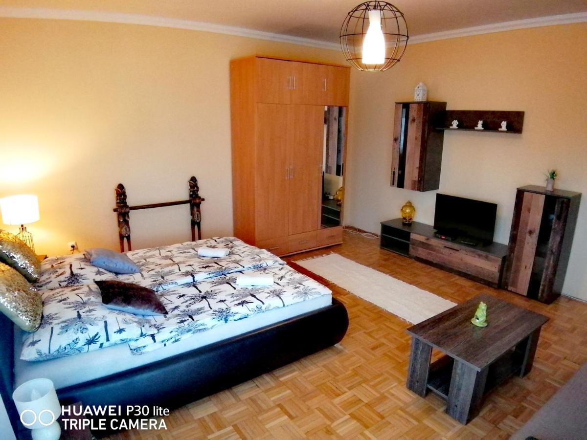 Zoeld Beka Hoforras Apartman ไฮจ์ดุสโซบอสโล ภายนอก รูปภาพ